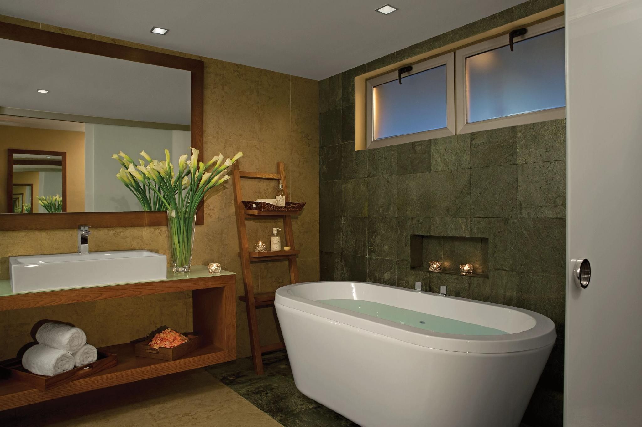 Preferred Club Junior Suite Ocean Front - All Inclusive