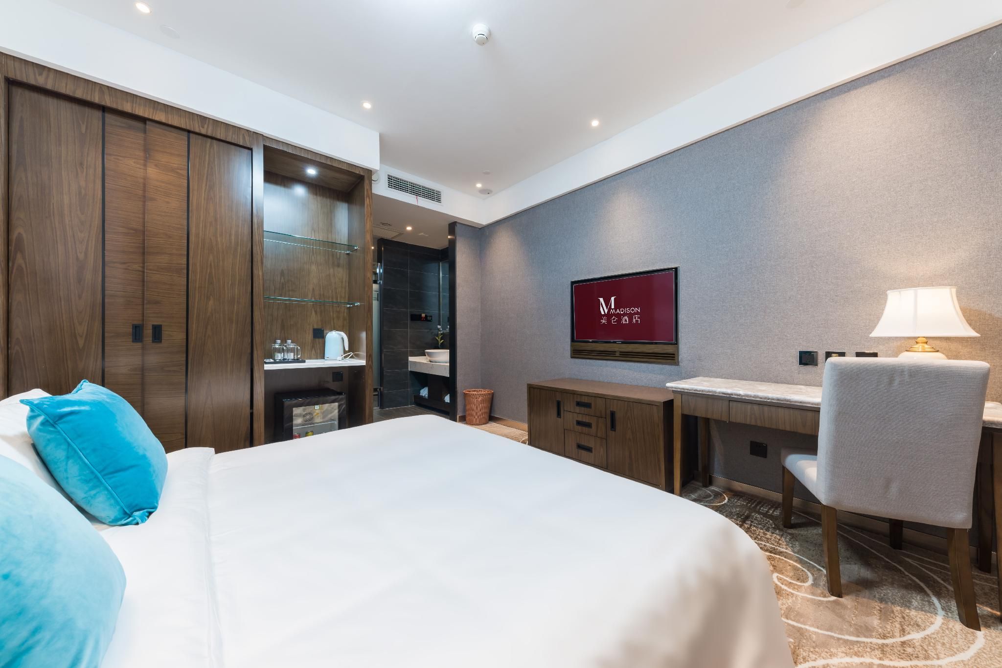 Huazhu - Room With Bed