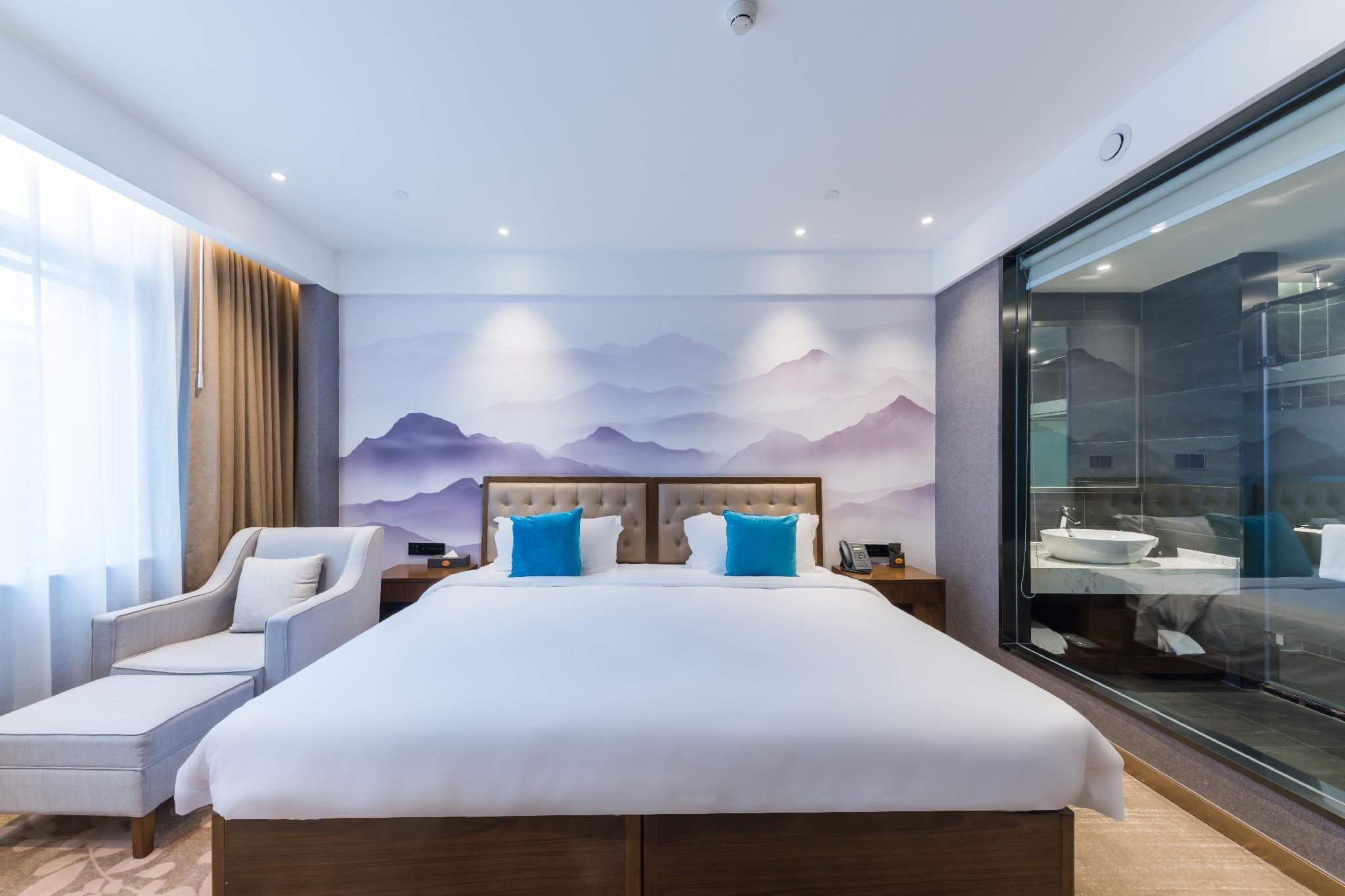 Huazhu - Deluxe Bed Room