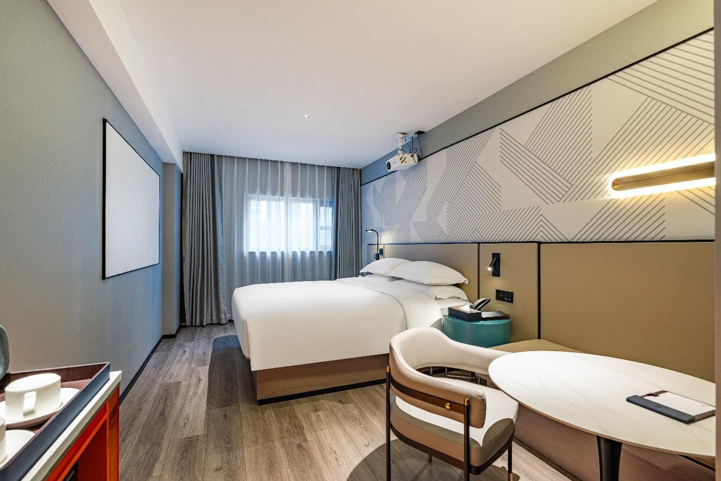 Dossen - Business Cinema Bed Room