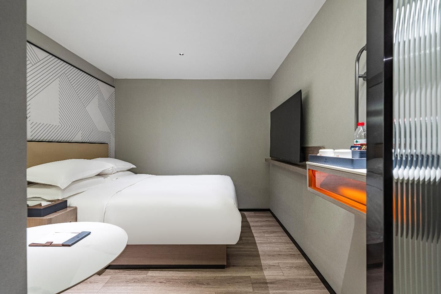 Comfort Queen Room