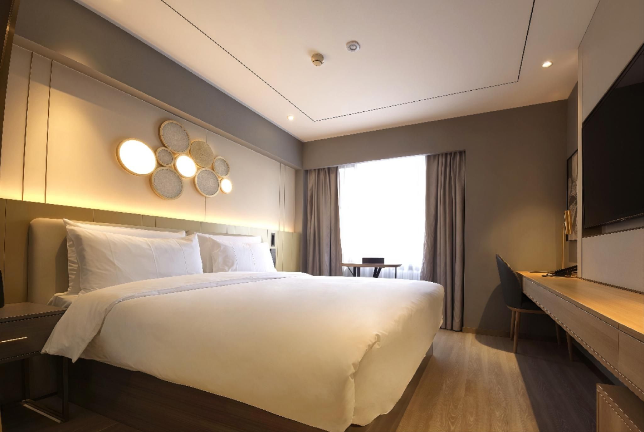 Huazhu - Superior Bed Room With View