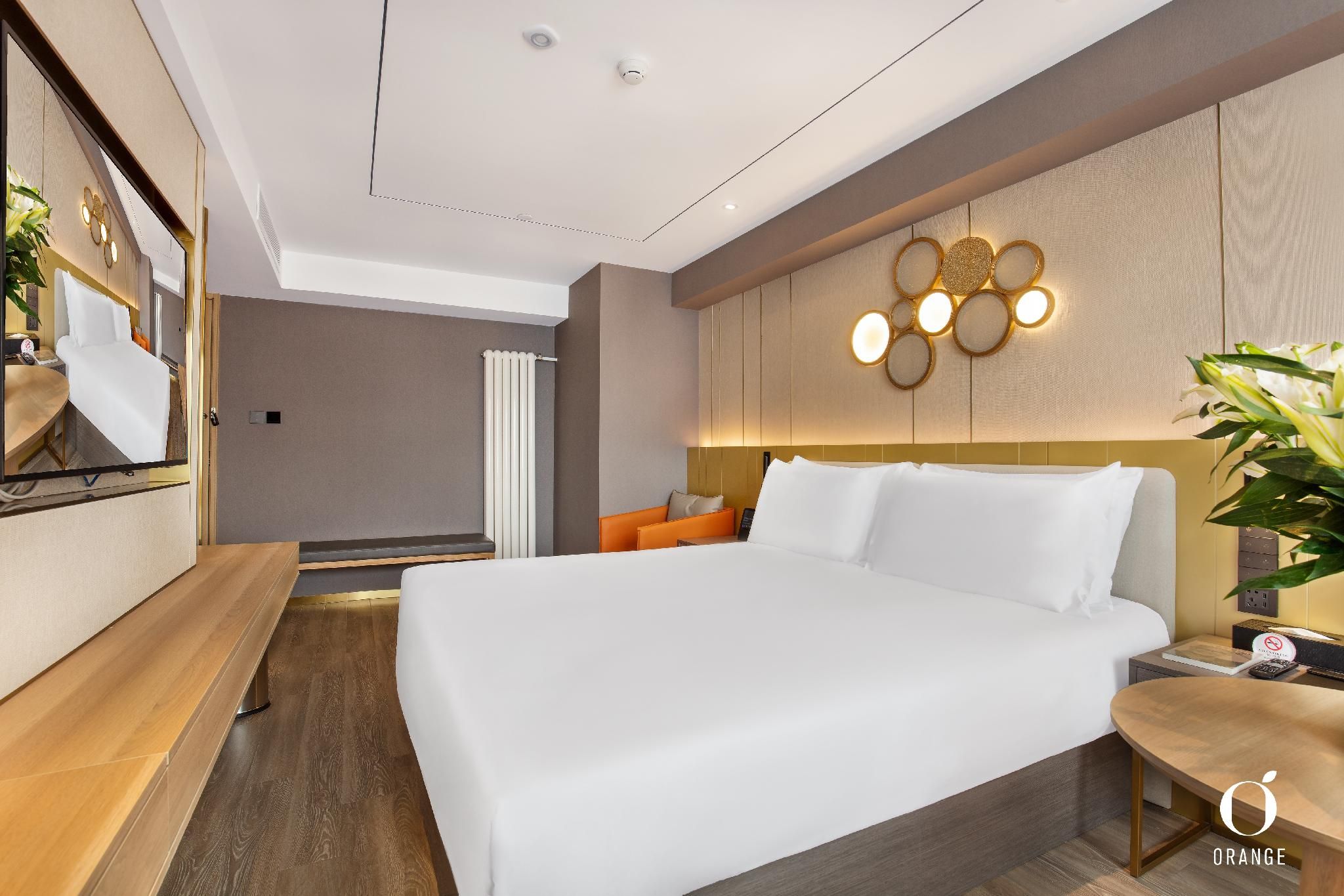 Business Queen Room with View
