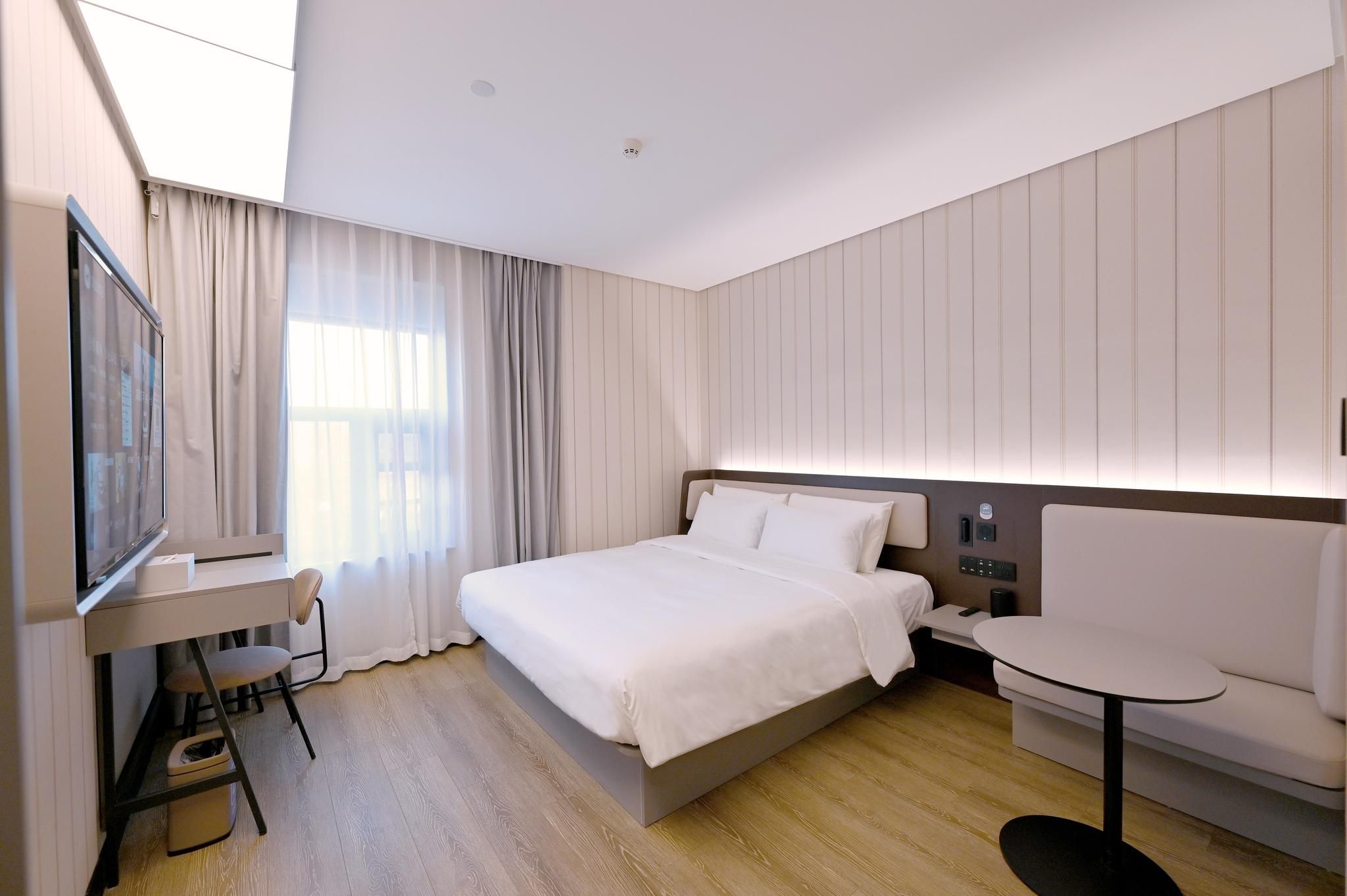 Huazhu - Business 1 Bed Room