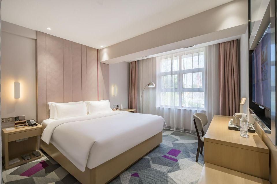 Queen Room with View