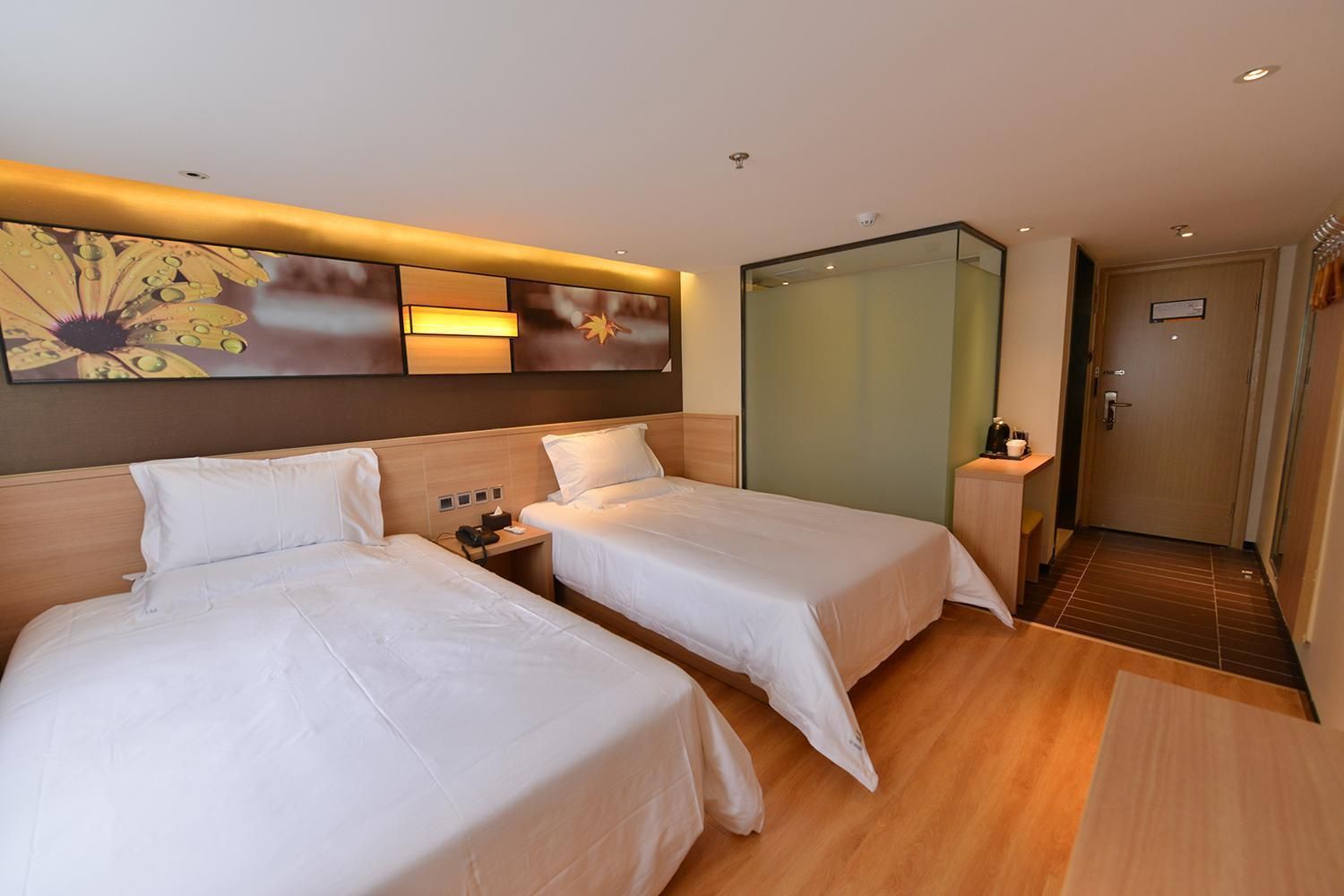 IU Compact U - S Twin Room