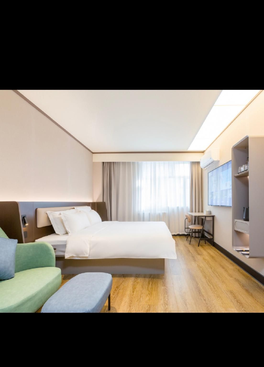 Business Queen Bed Room