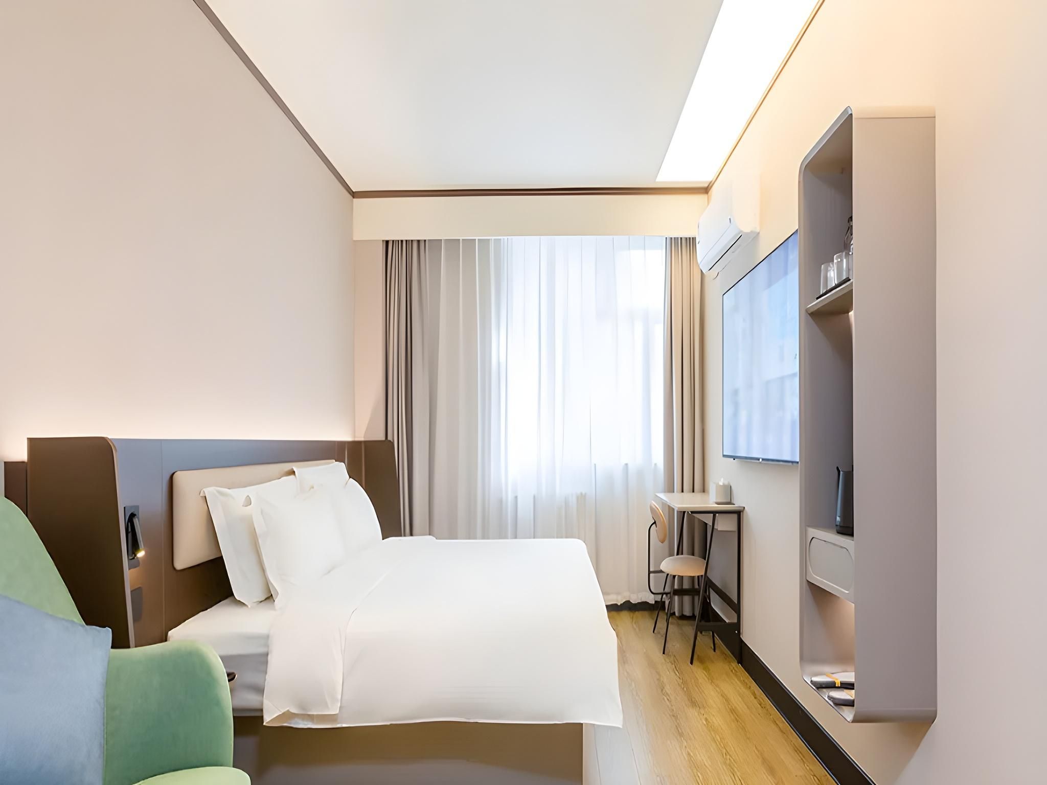 Huazhu - Superior BedRoom