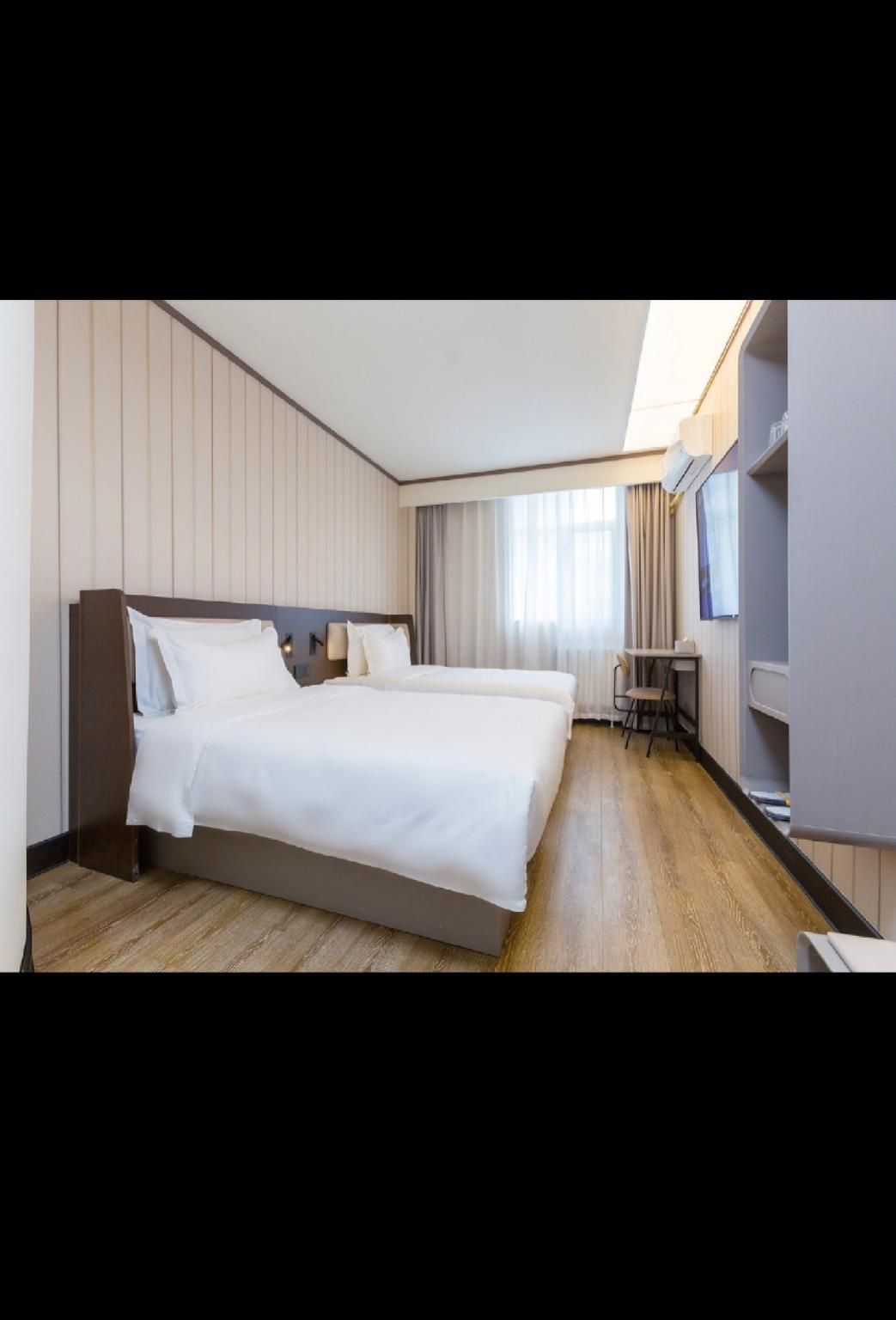 Twin Business Room