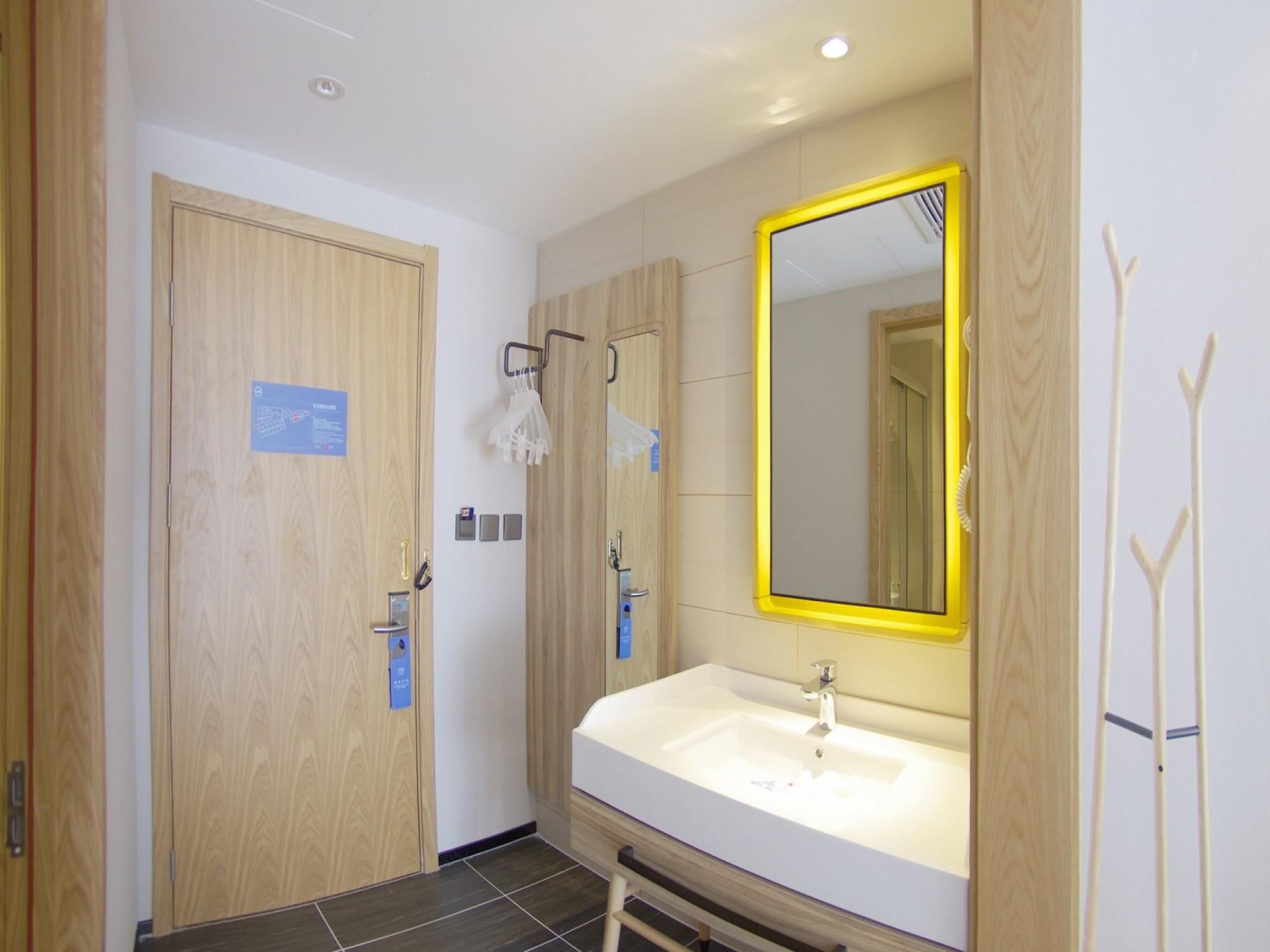 Twin Business Room