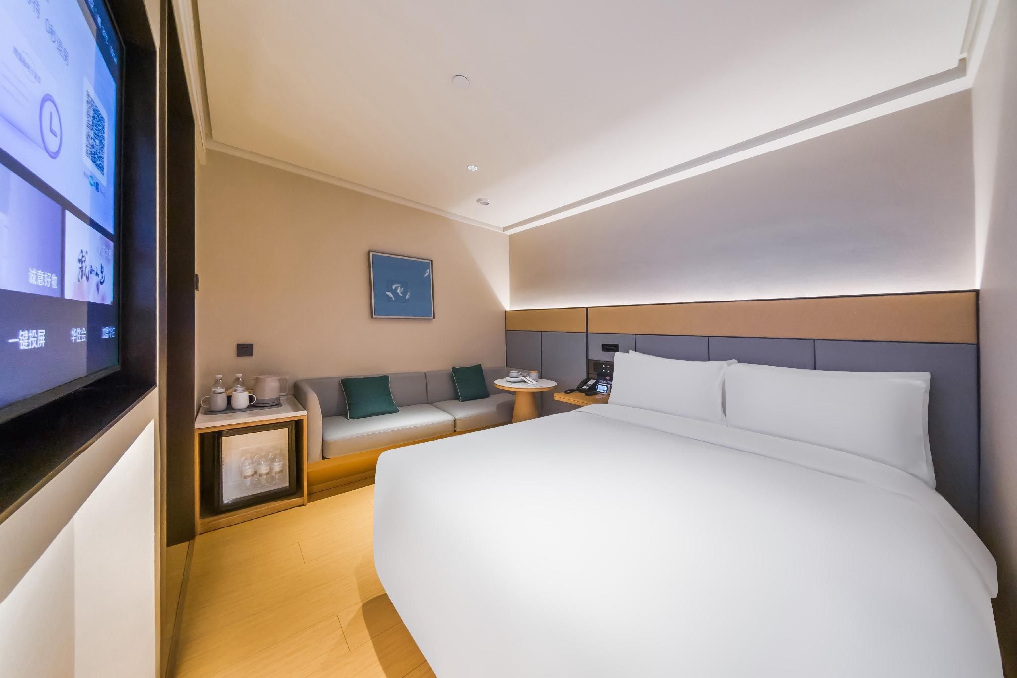 Queen Superior Room