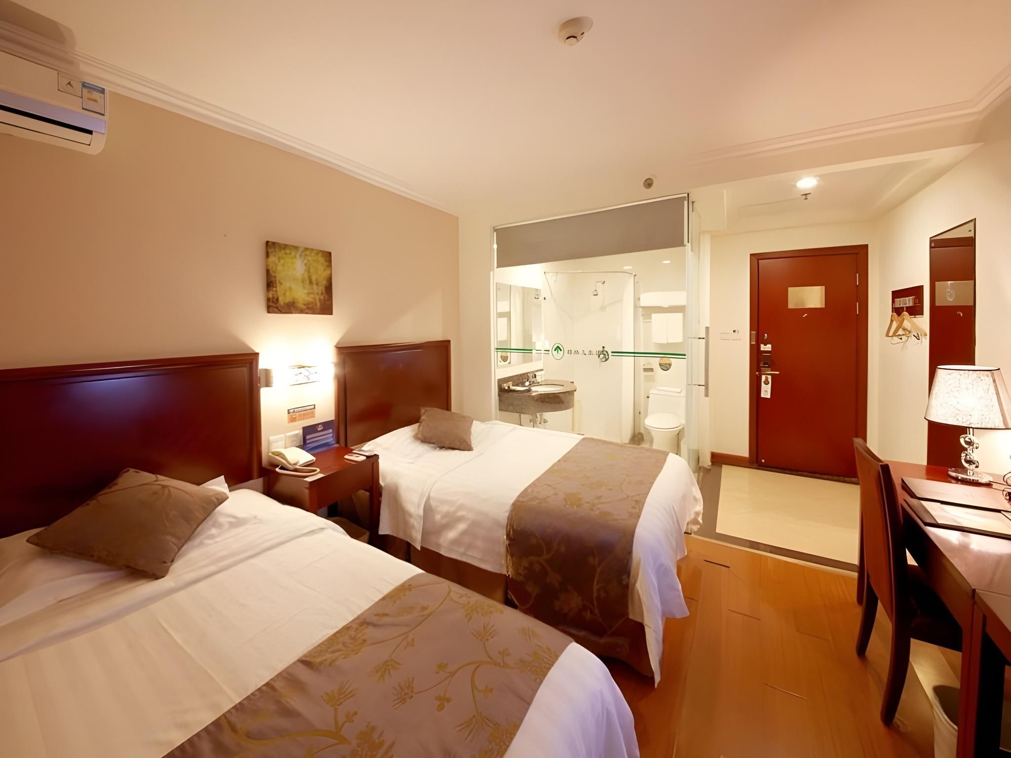 2 Bed Twin Superior Room