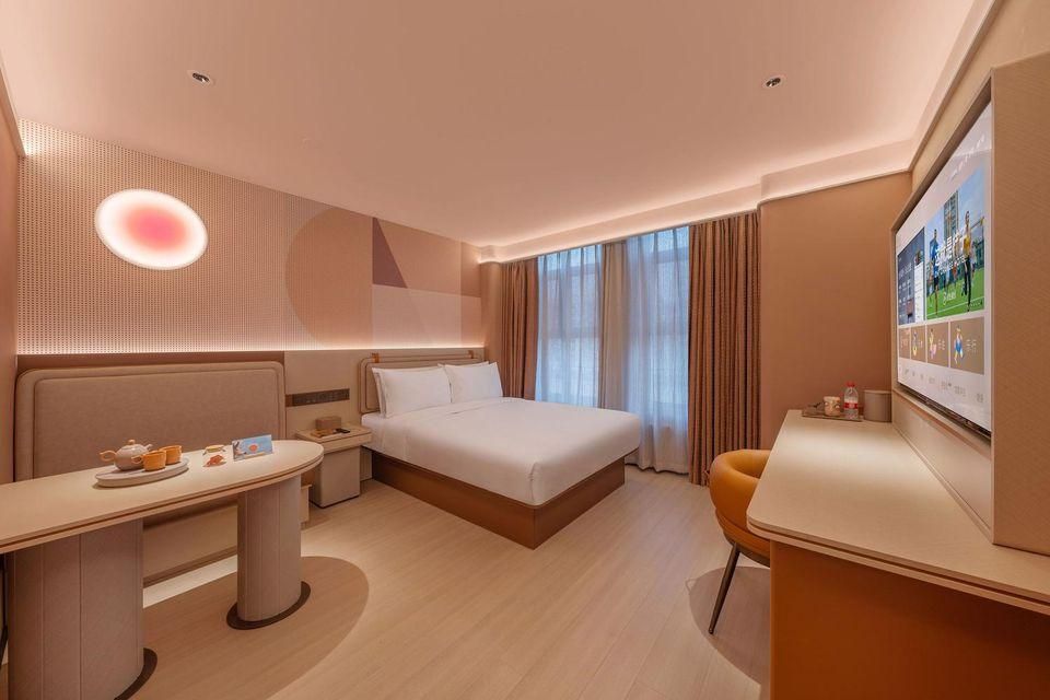 Hotel Queen Room