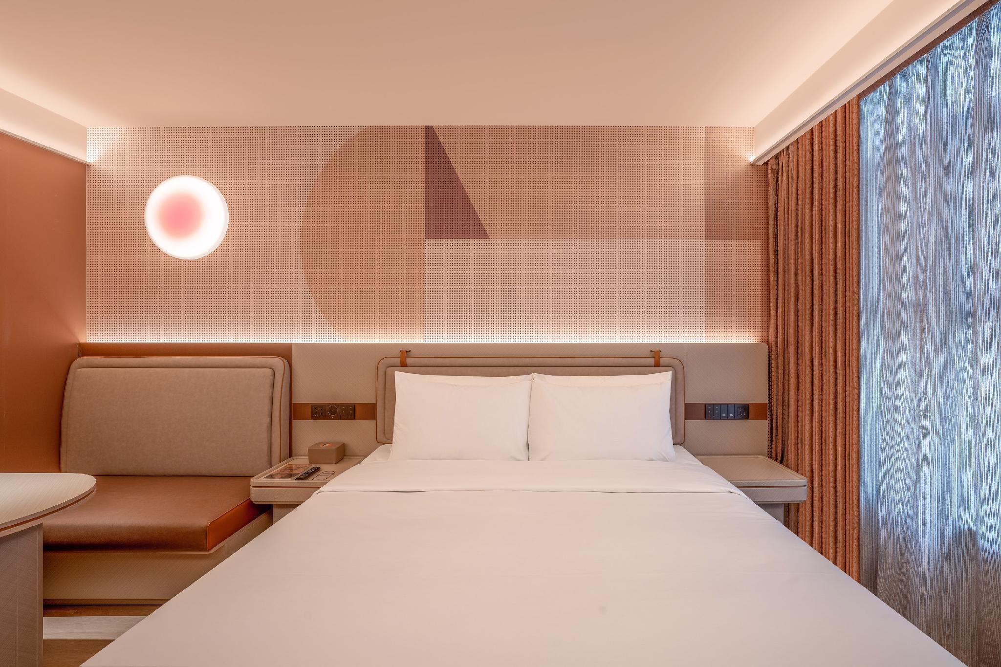 Queen Superior Room