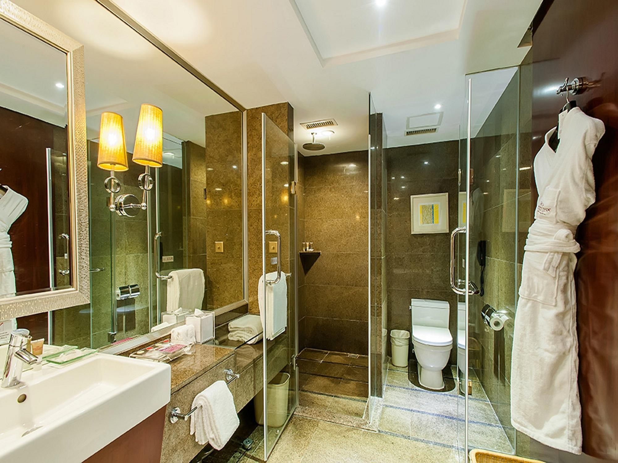 Crowne Plaza Superior Suite