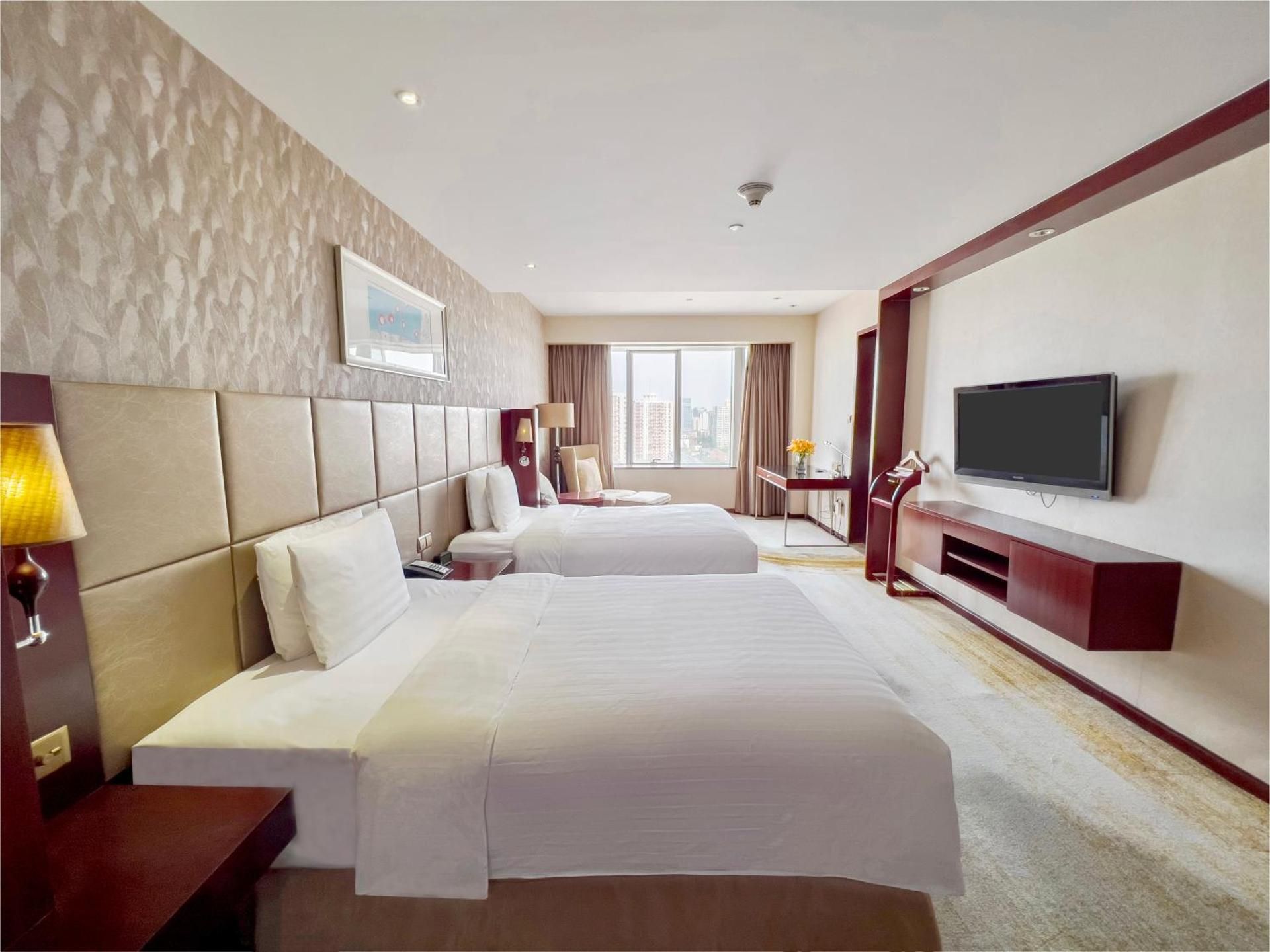Double Room with Mobility Accessible Roll In Shower