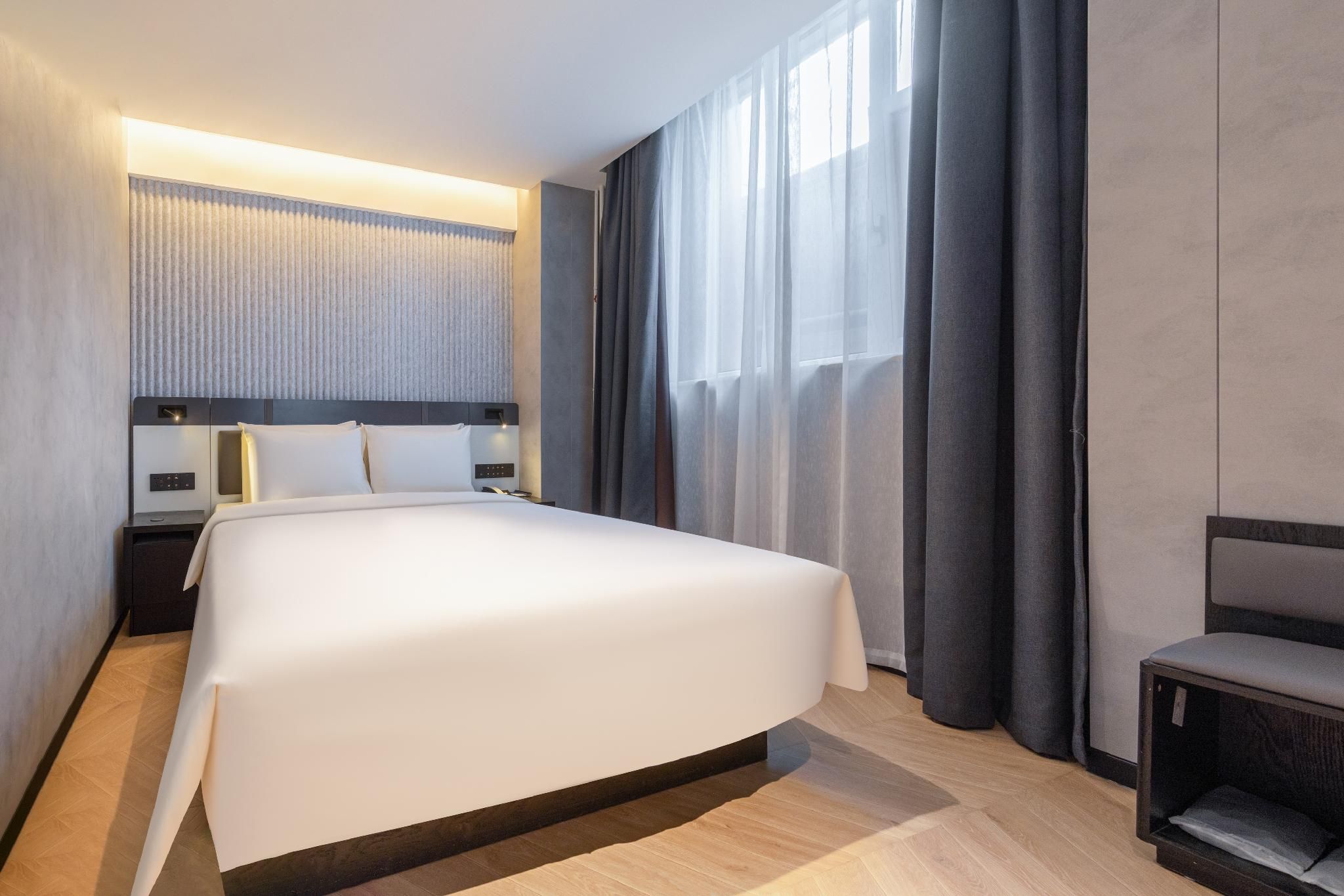 Select Suite