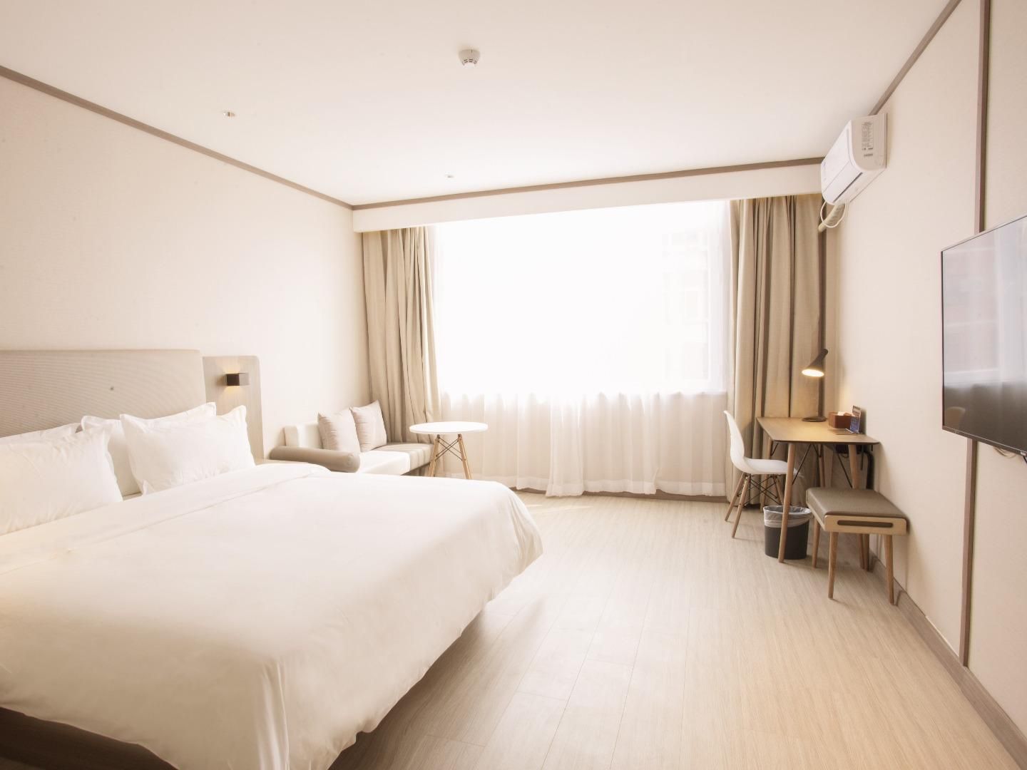Business Queen Bed Room