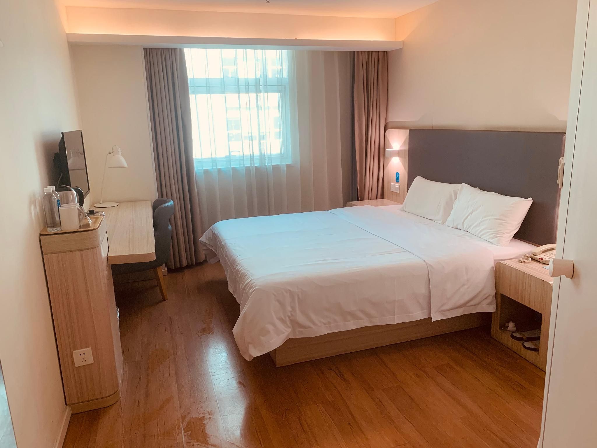 Business Queen Bed Room