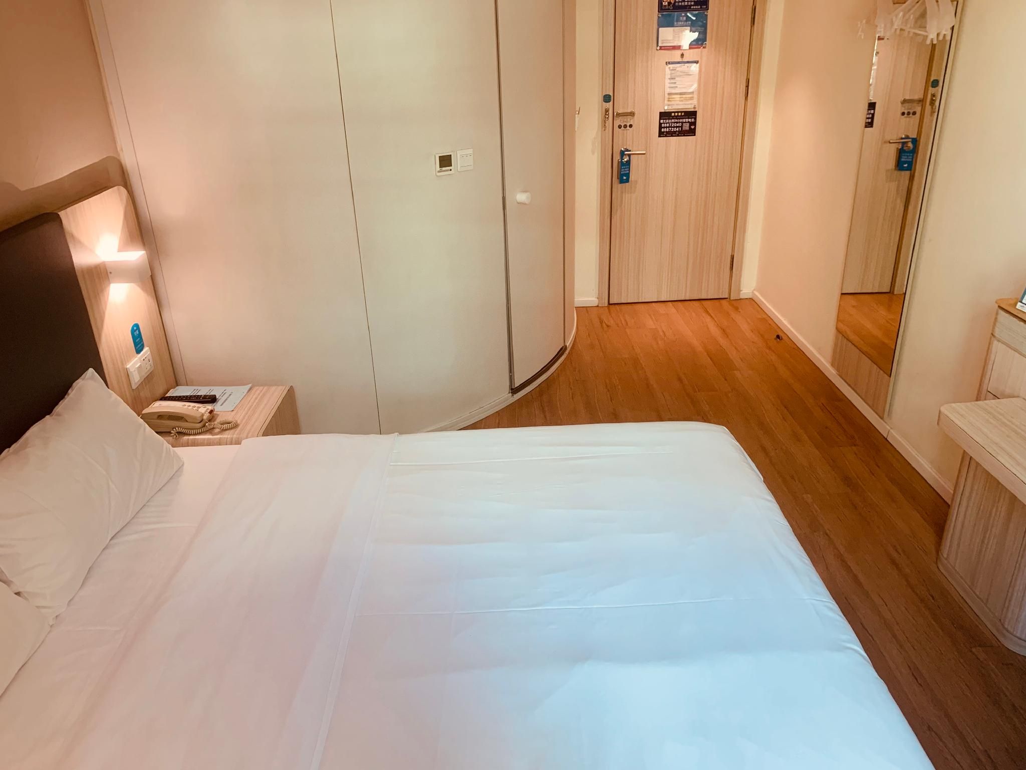 Business Queen Bed Room