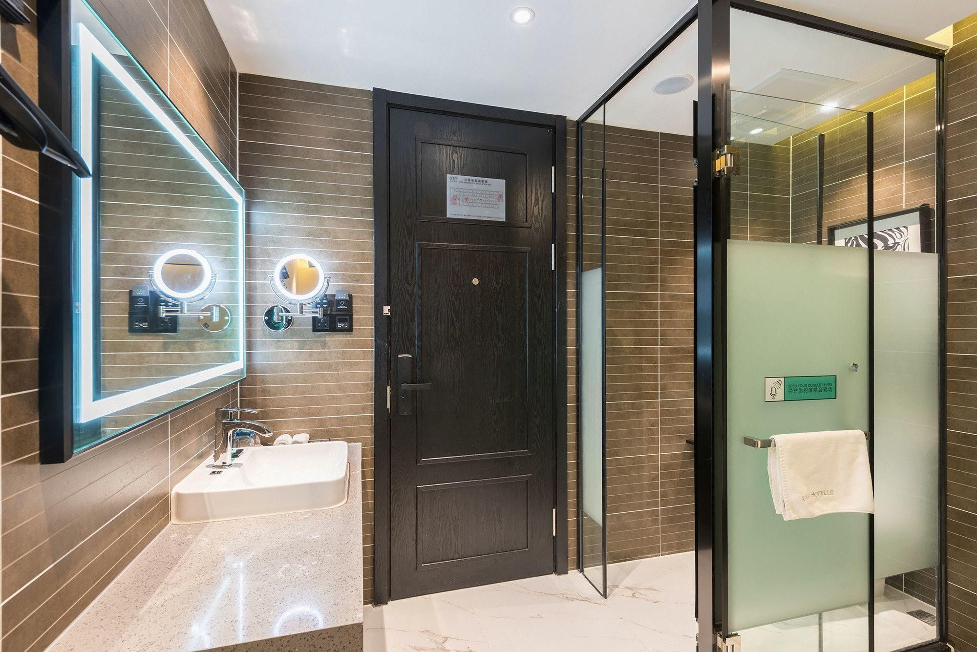 Xana - Deluxe Bed Room