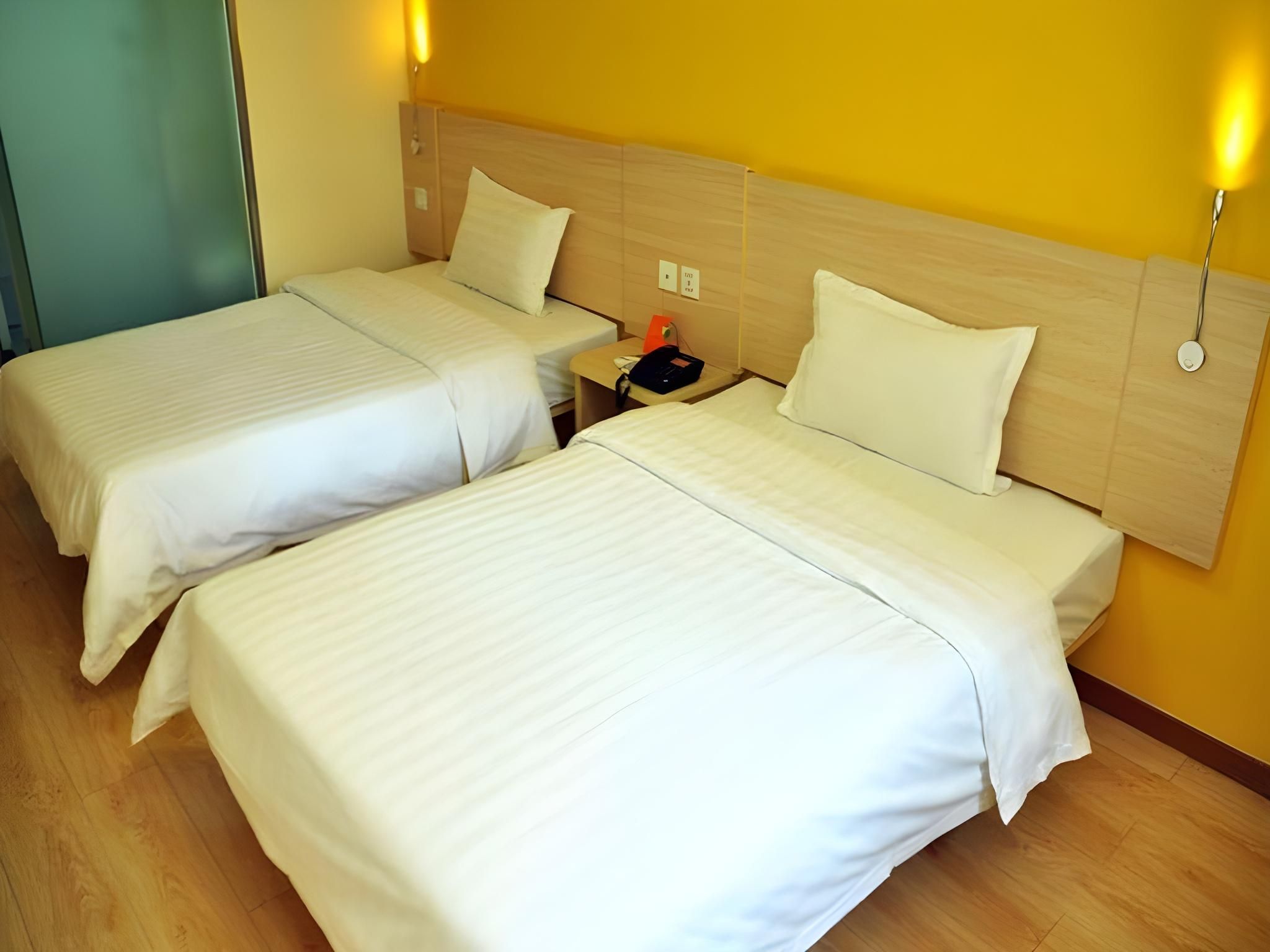 Corporate Twin, Guest room, 2 Twin/Single Bed(s), City view