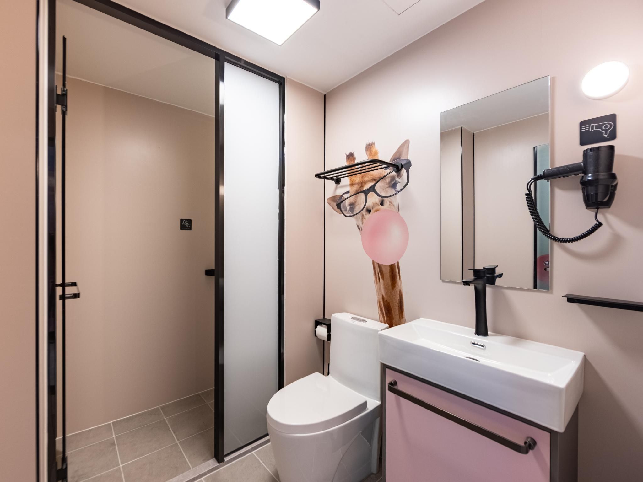 Queen Superior Room