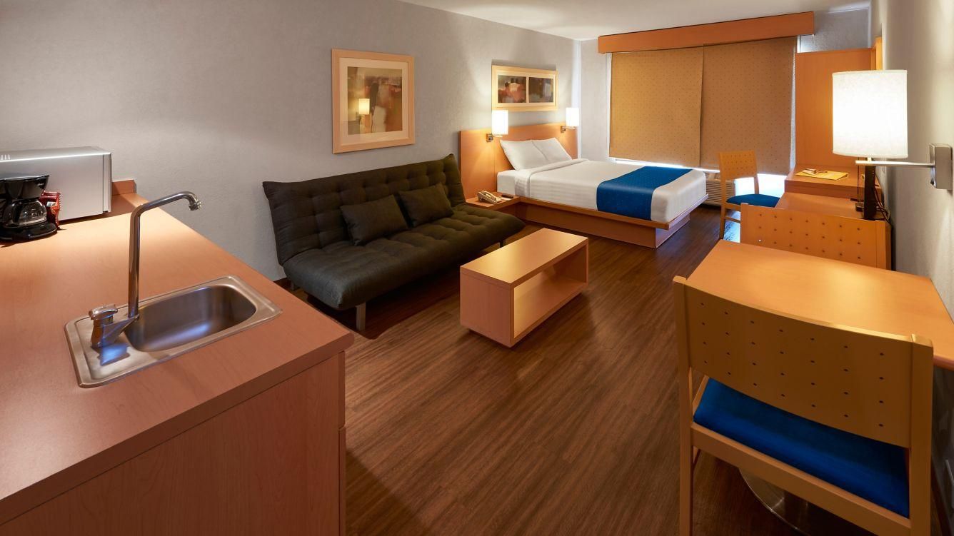 City Express by Marriott Tuxtla Gutierrez Suite, 1 Queen, Sofa bed 3