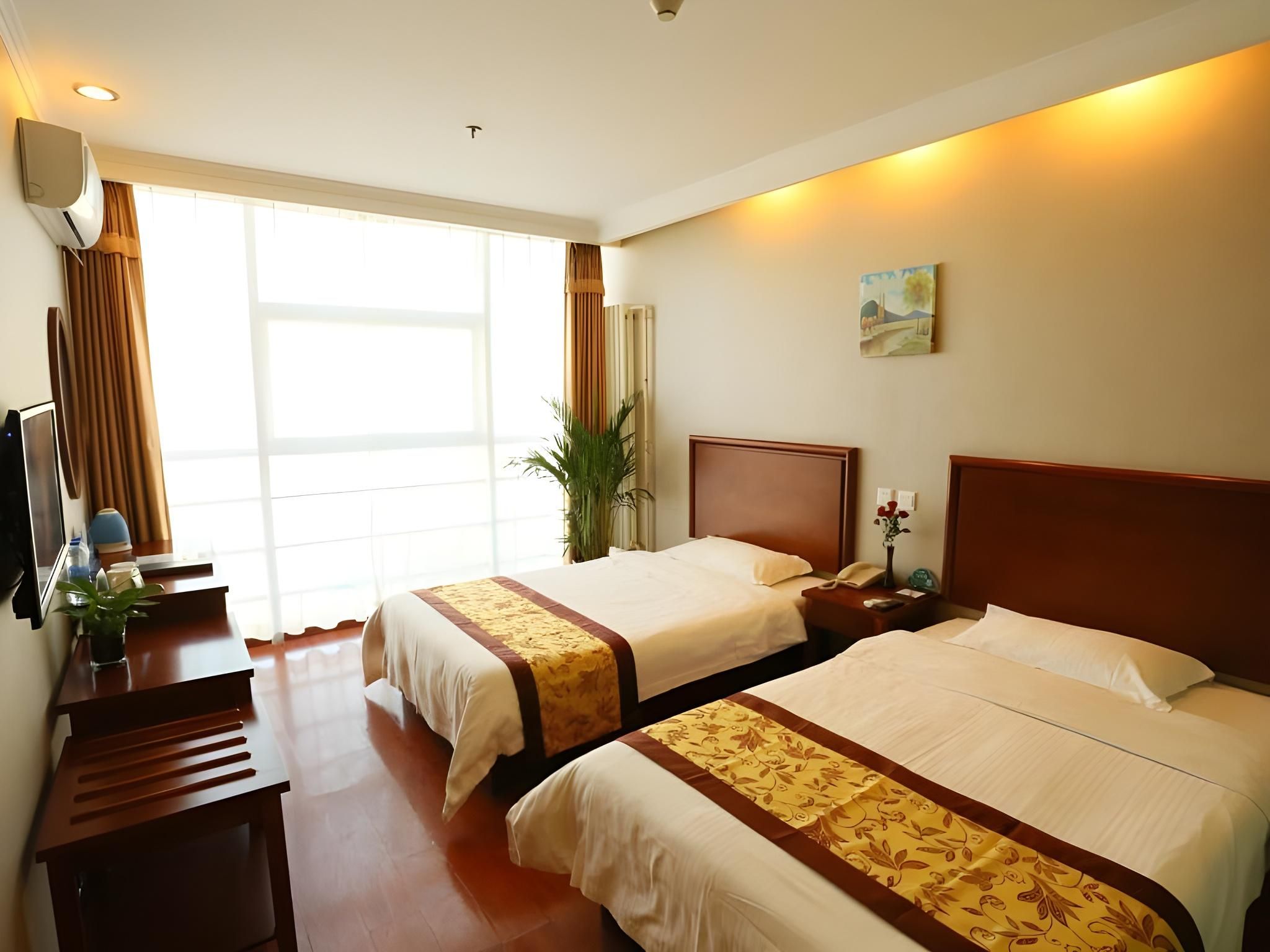 Twin Room with View