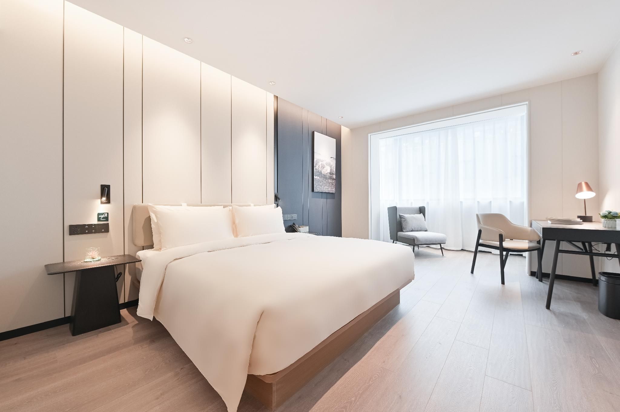 Grand King Room