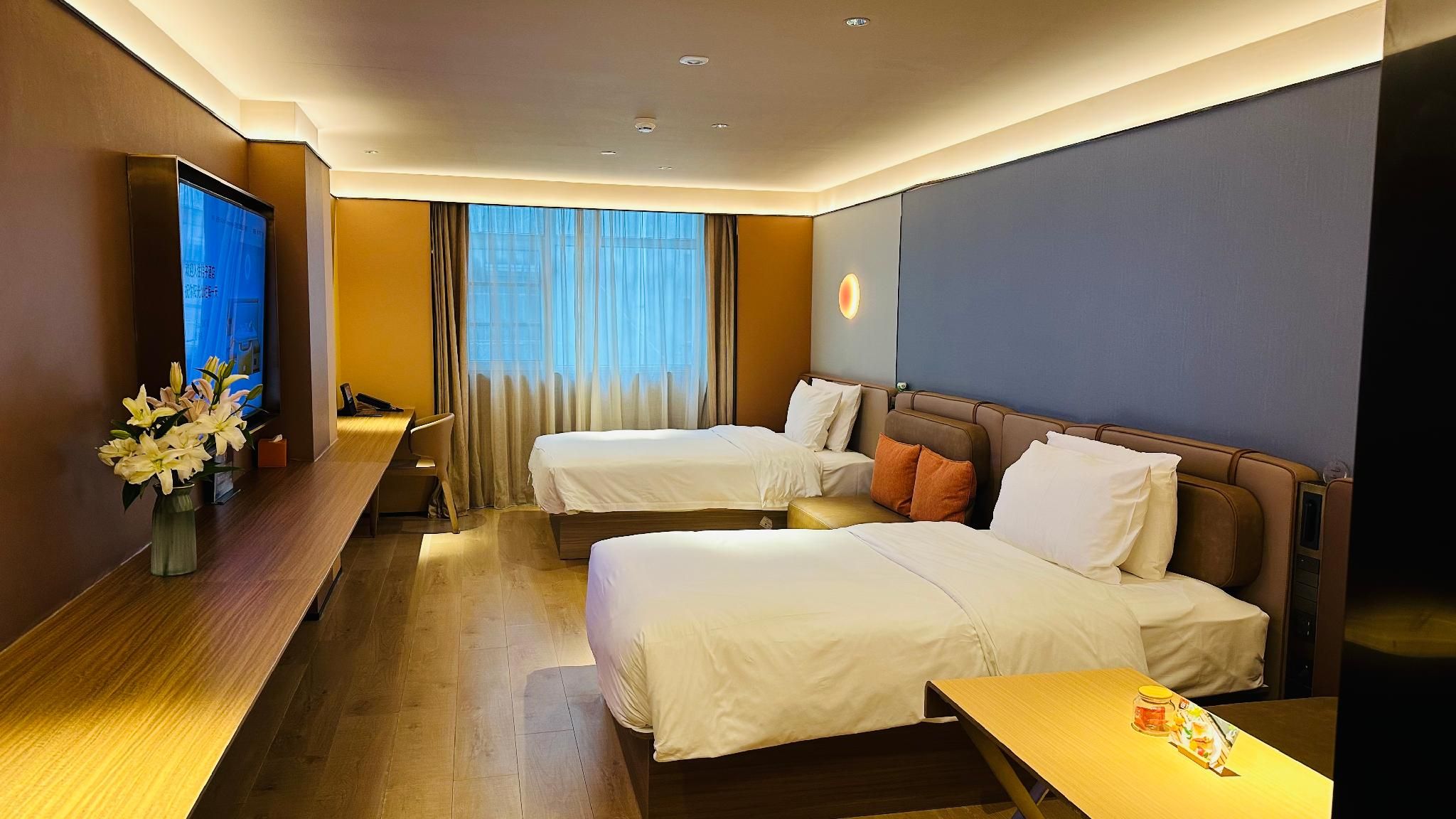 Huazhu - California Sunshine Family Room