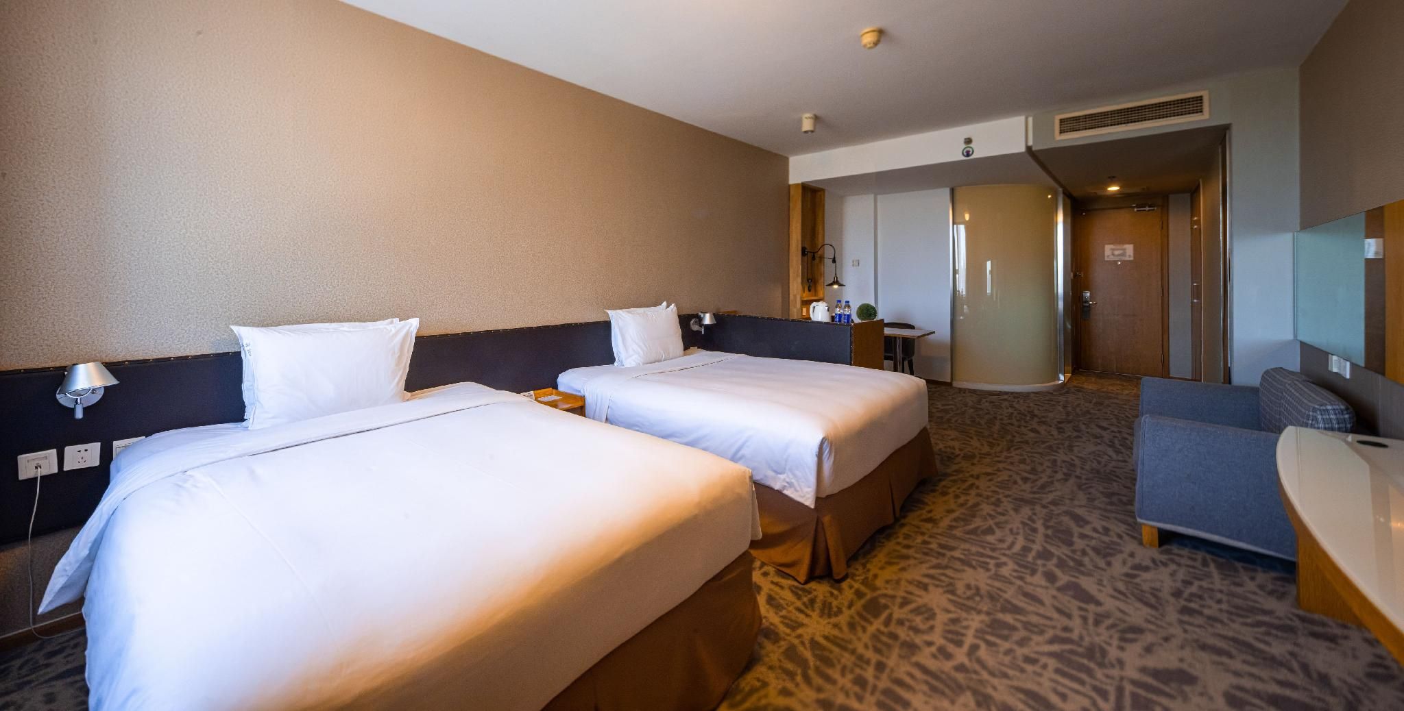 Twin Room with View
