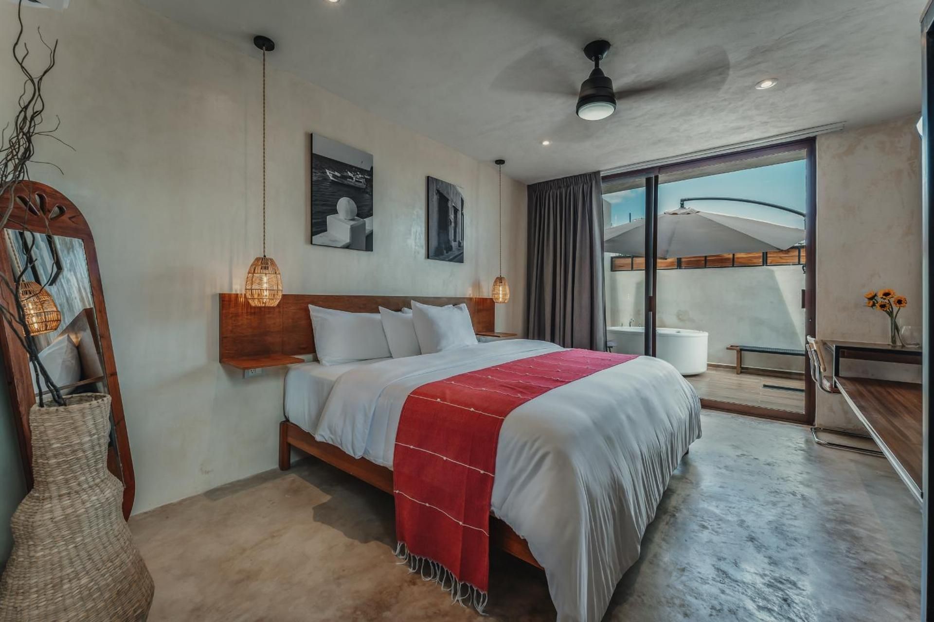 Deluxe Suite with Spa Bath