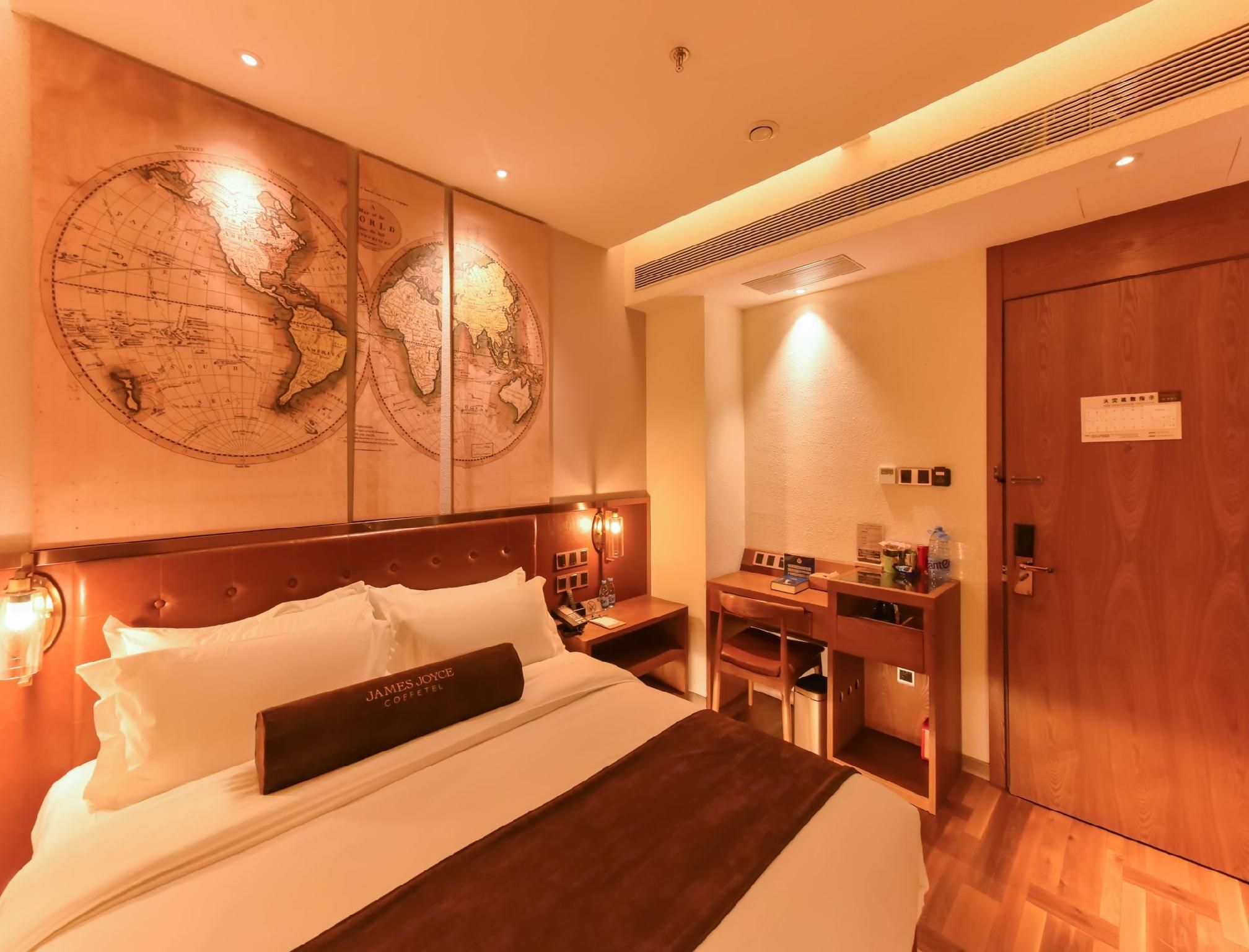 James Joyce - Chunxiang Lifestyle Room
