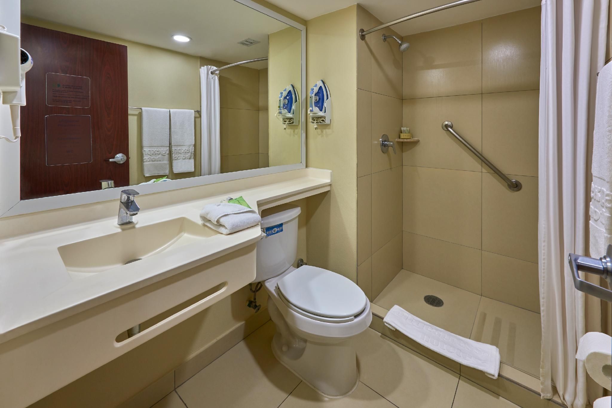 City Express by Marriott Campeche Guest room, 1 Queen 3