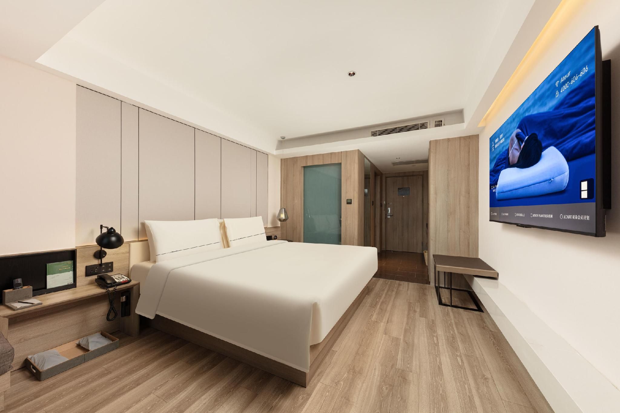 Executive room, Guest room, 1 Queen