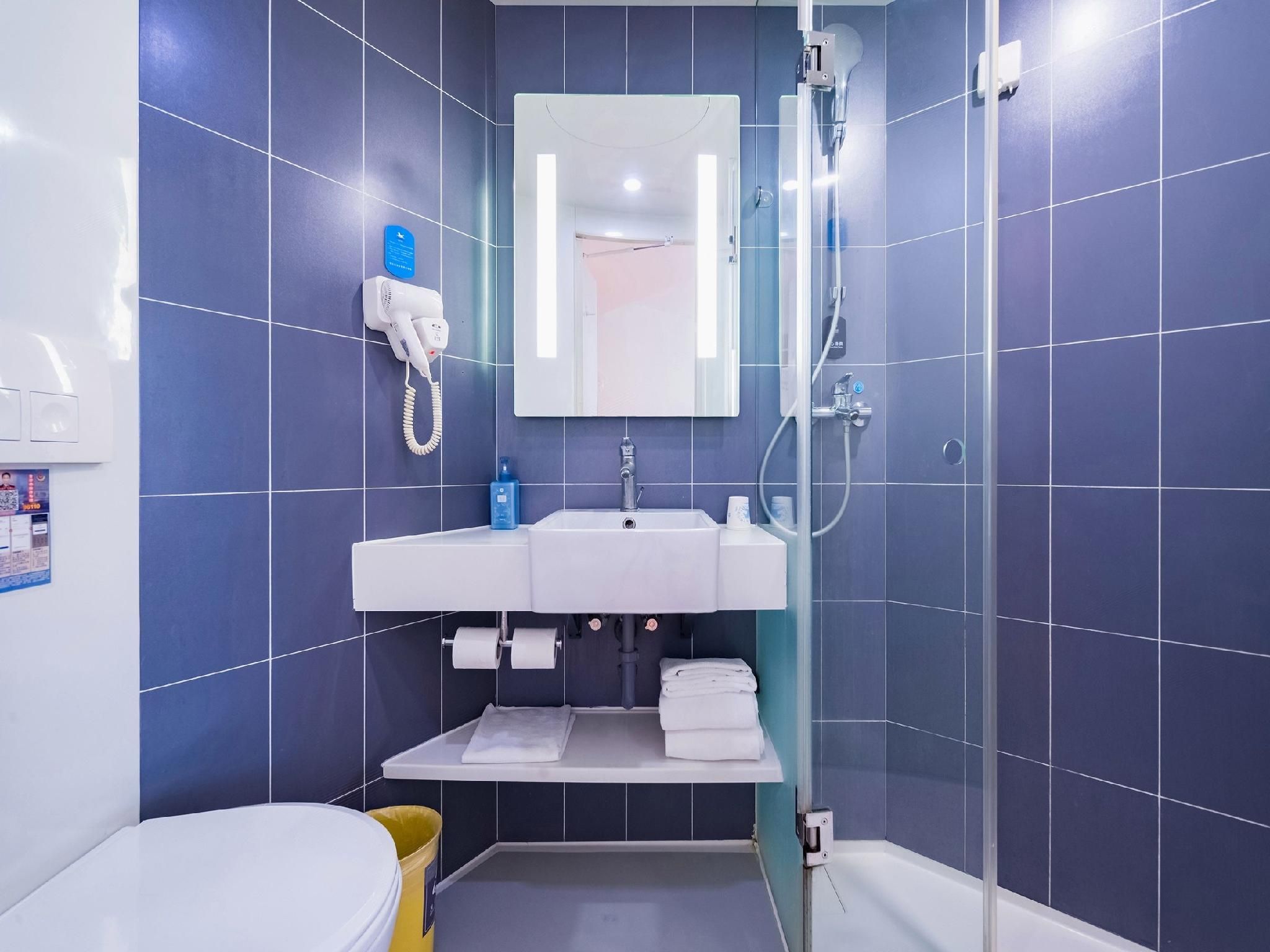 d0953216a06e128f81945f3972080125