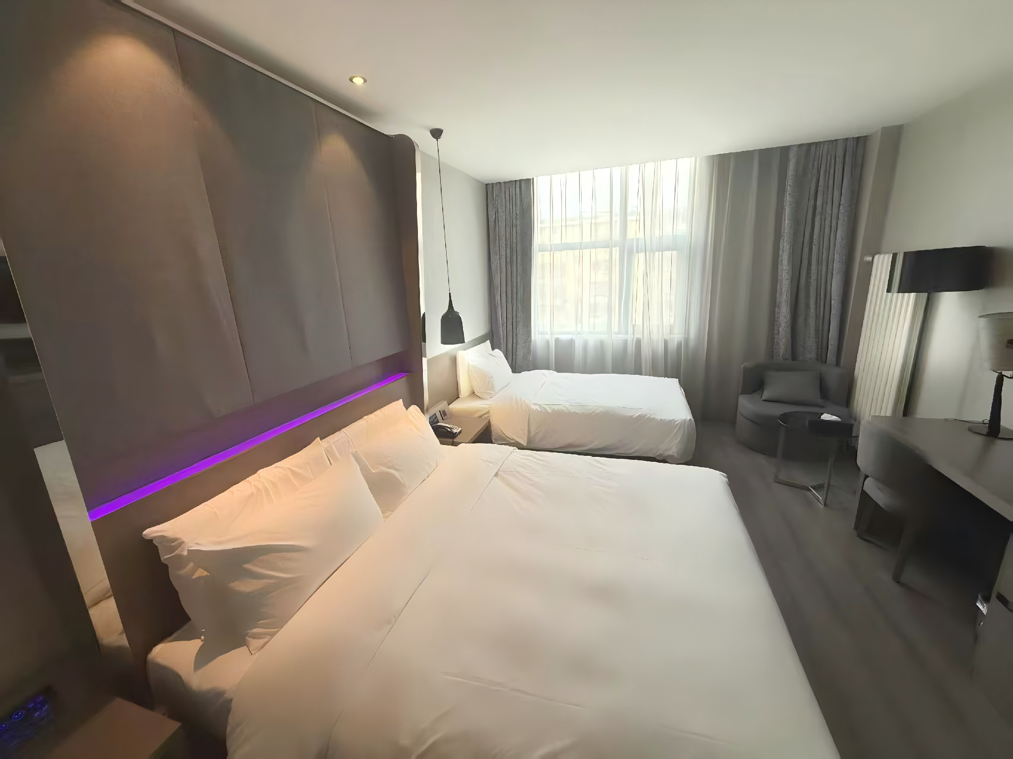 Deluxe Family Room, Guest room