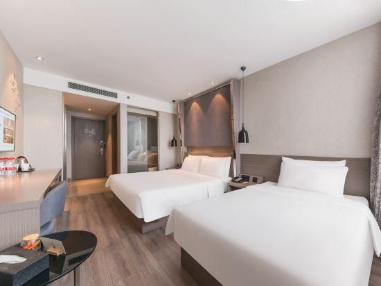 Deluxe Family Room, Guest room