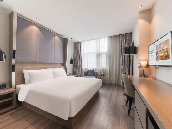 Business Queen Bed Room