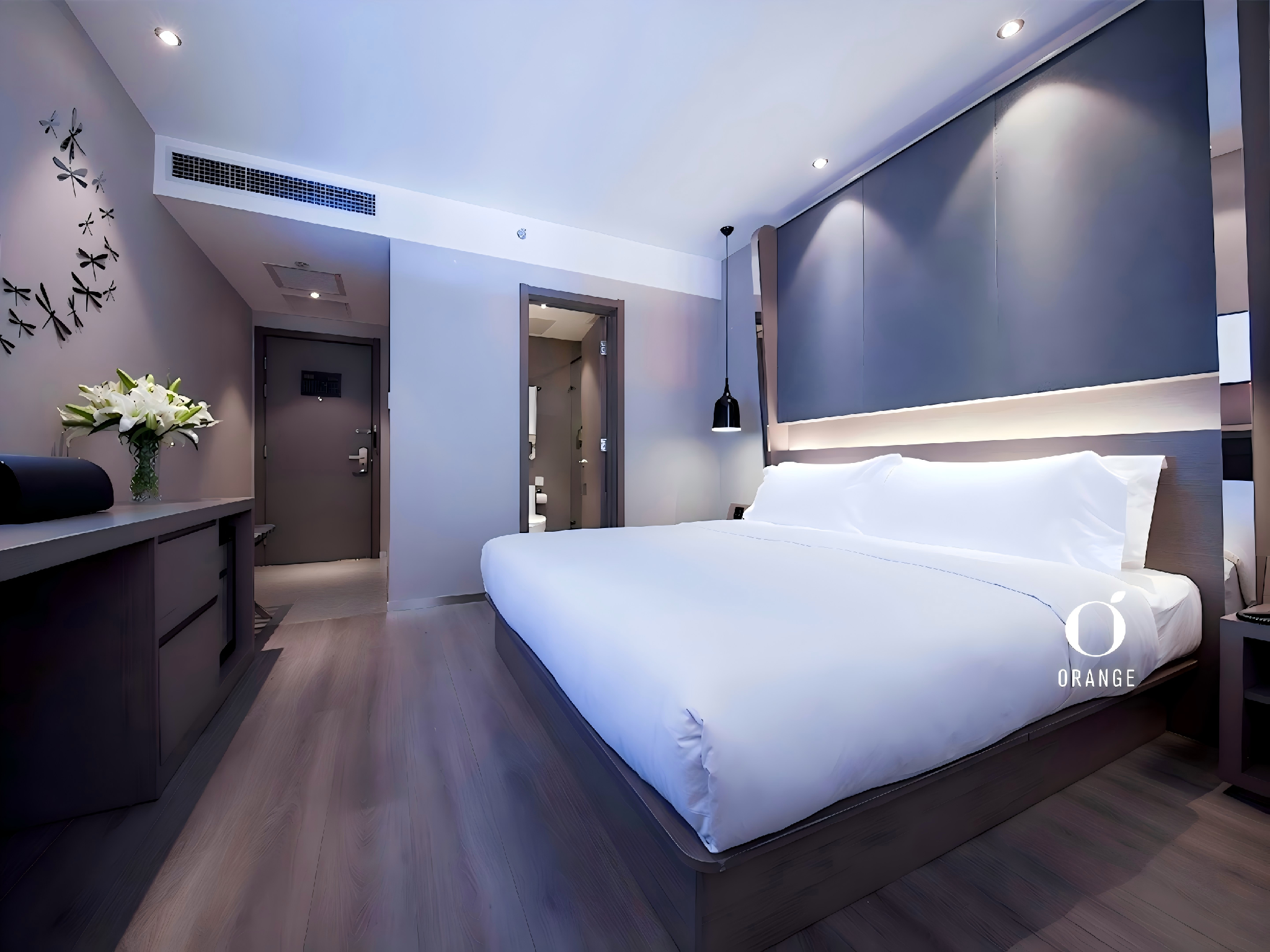Business Queen Bed Room