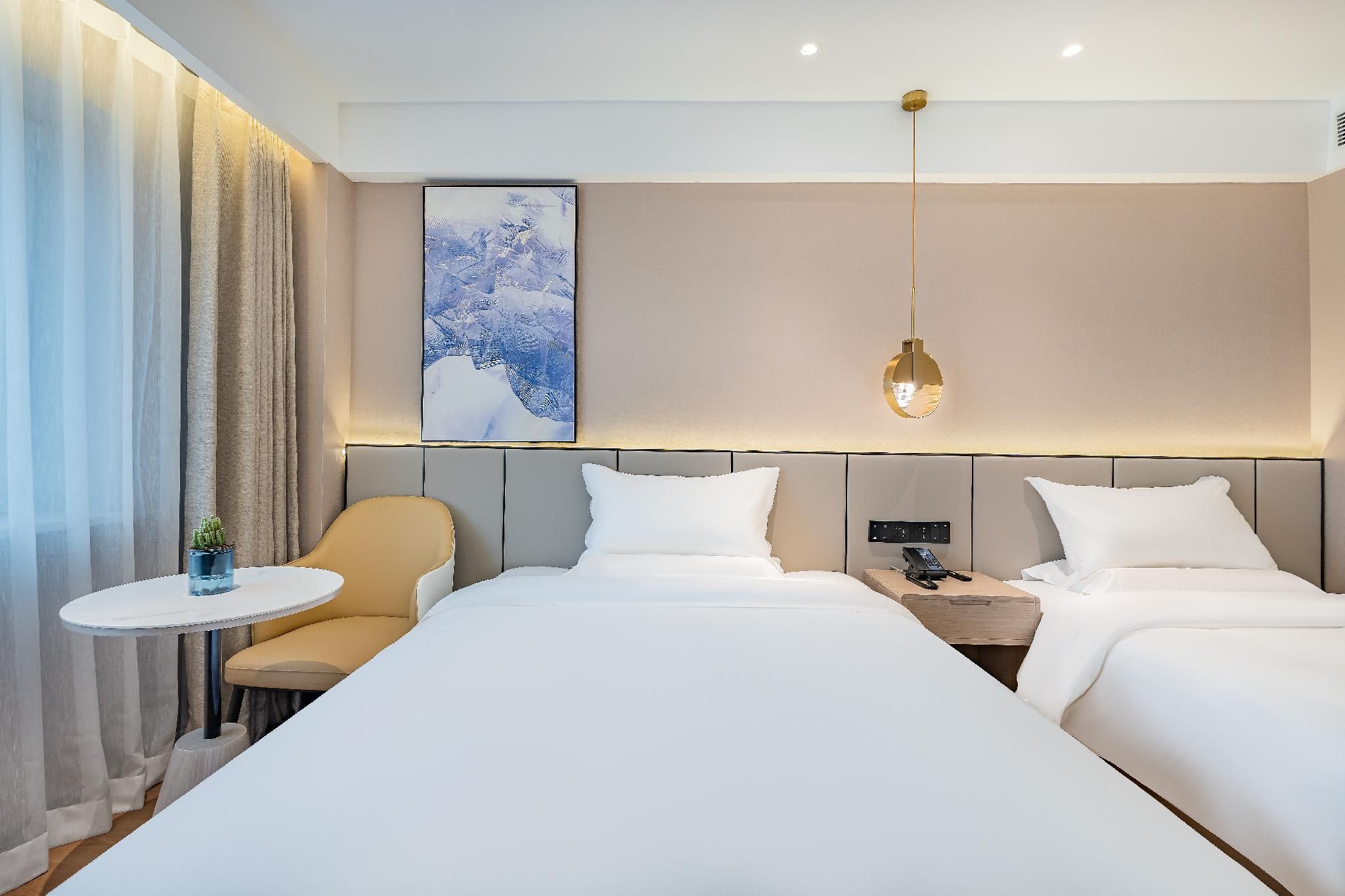 Huazhu - Family Room