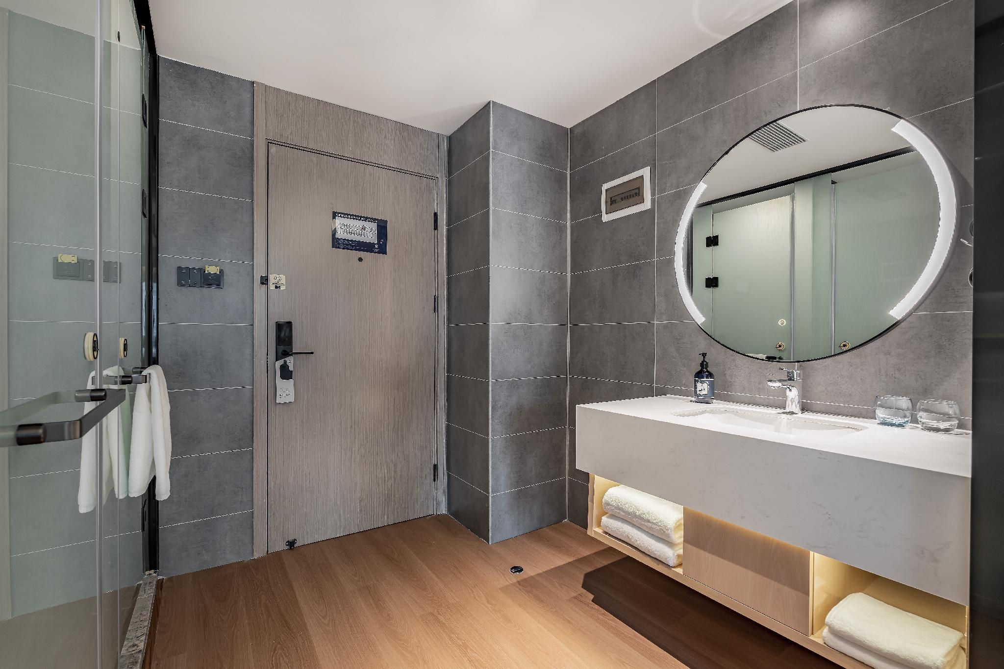 Huazhu - Deluxe Bed Room