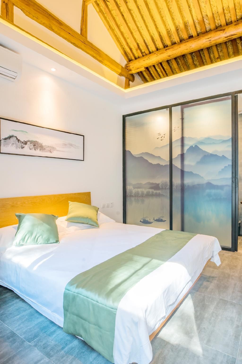 Deluxe Queen Room