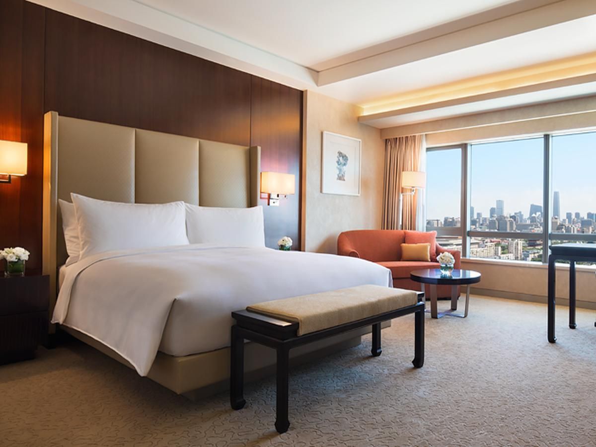 Club lounge access, 1 Bedroom Junior Suite, 1 King, City view, High floor