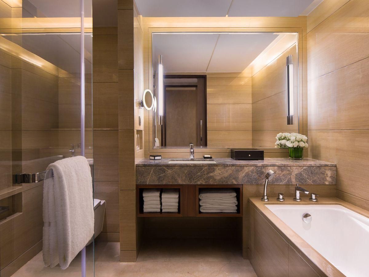 Club lounge access, 1 Bedroom Junior Suite, 1 King, City view, High floor