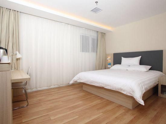 PAI Huixuan Bed Room