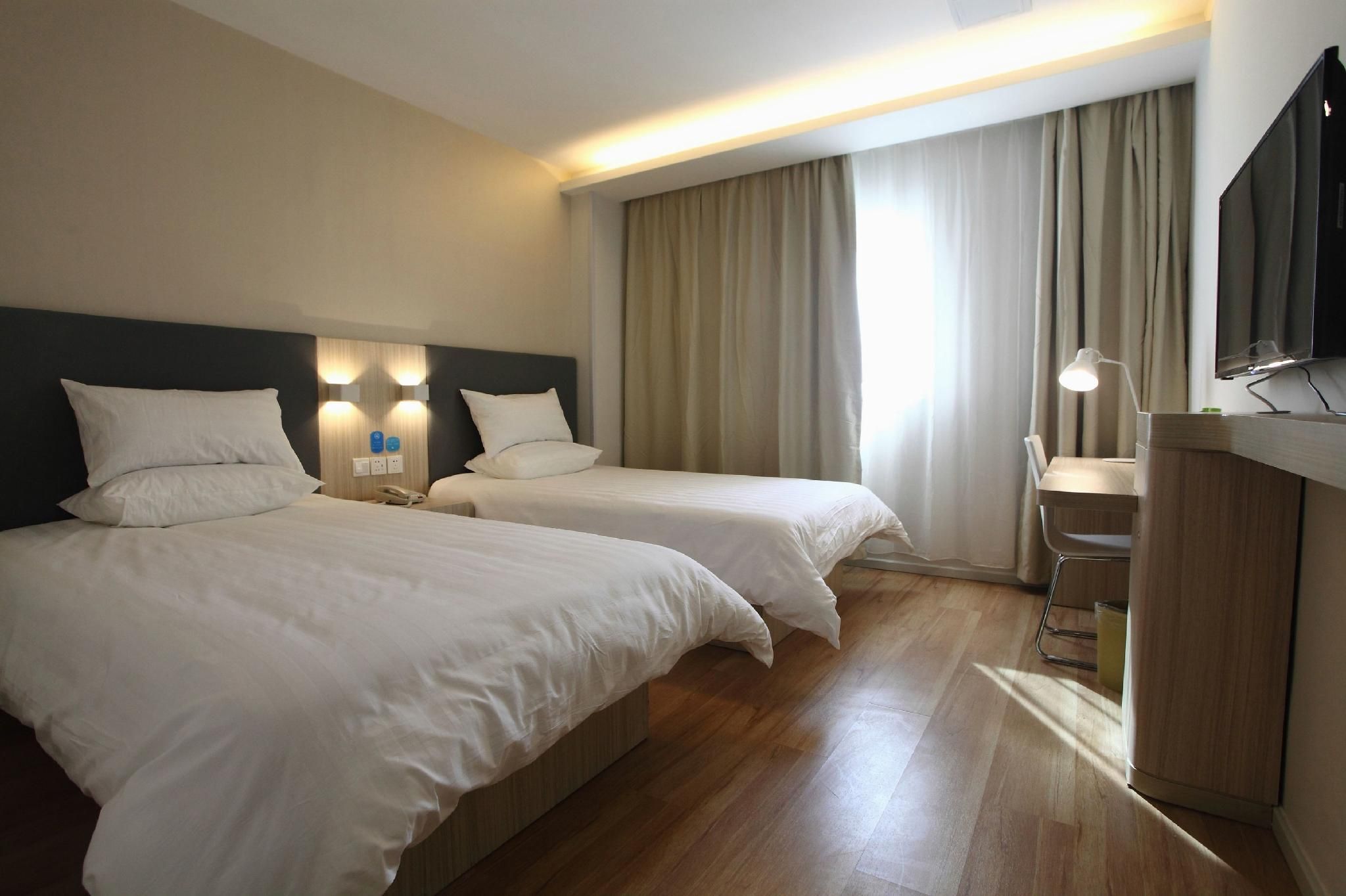 PAI Huixuan Twin Room