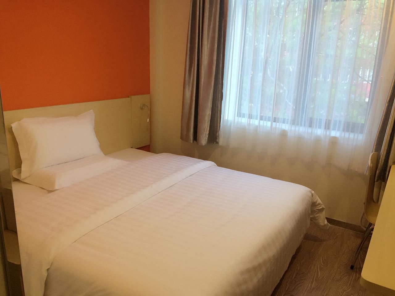 WH - Traditional Bed Room