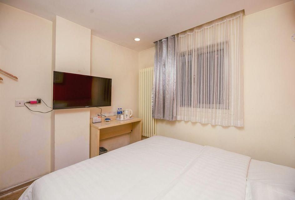 Economy Room